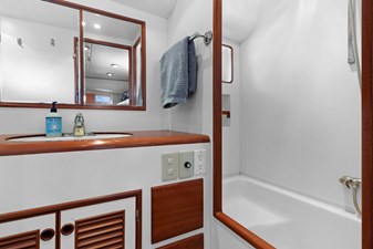 Master stateroom head with tubshower stall