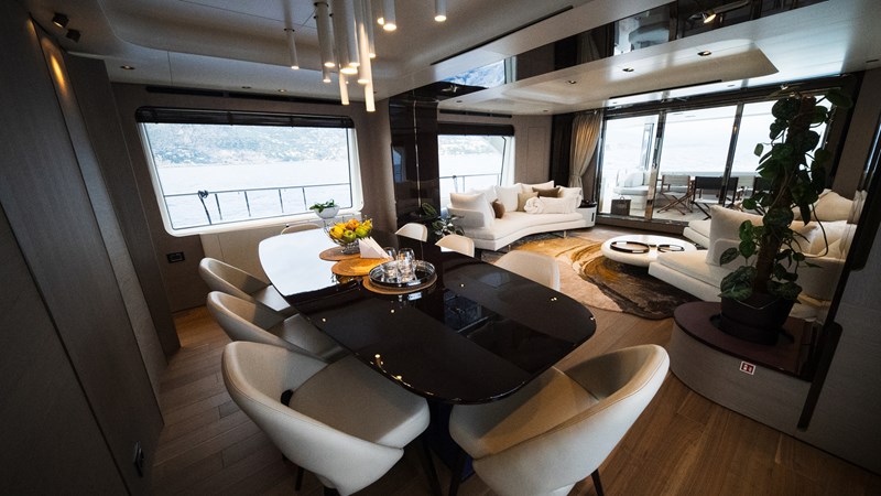 ANA Yacht-48