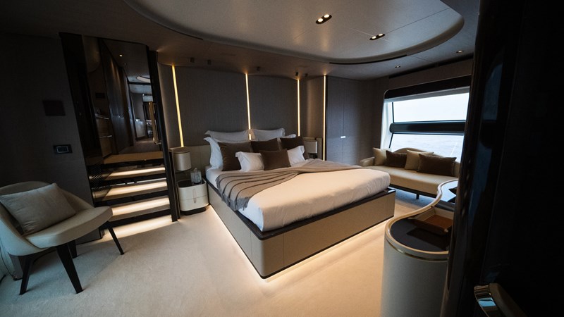 ANA Yacht-34