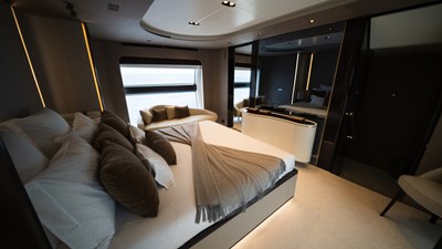 ANA Yacht-32