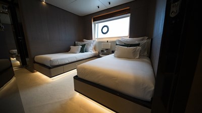ANA Yacht-23