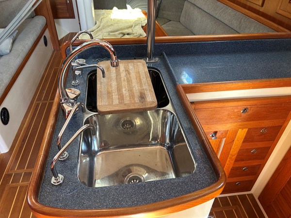Pacific-Seacraft-40-2002 Galley Sinks