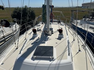 Pacific-Seacraft-40-2002 Cabin Top looking Aft
