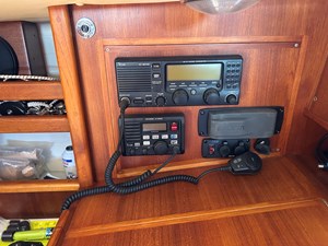 Pacific-Seacraft-40-2002 Electronics