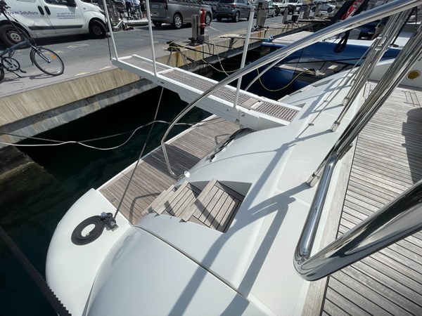 Mangusta 72