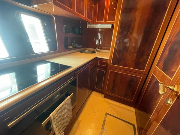 Mangusta 72
