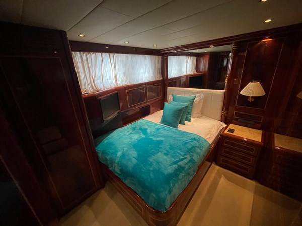 Mangusta 72