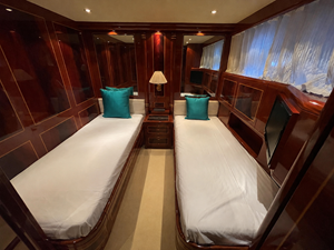 Mangusta 72