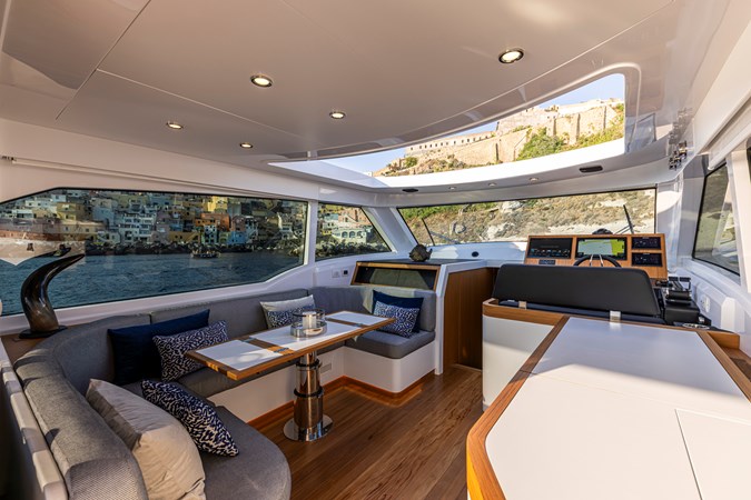 Main deck dining