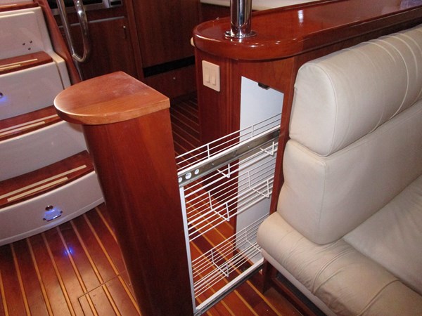 Pull out storage