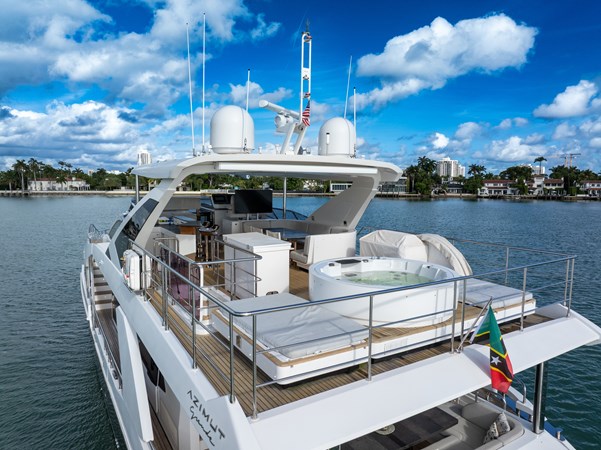 Flybridge deck