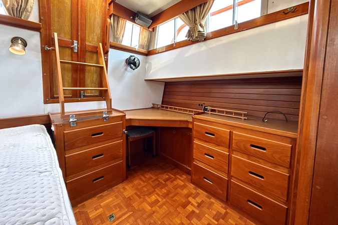 Aft Stateroom Desk