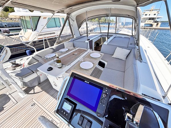 2020 Beneteau Oceanis 51.1, AVANT