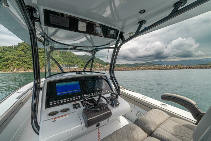 2024 Valhalla Boatworks V-33 - Helm