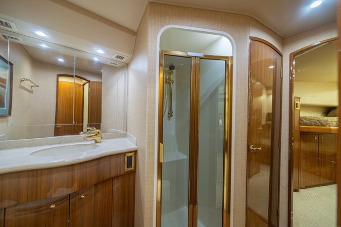 2006 Viking 56