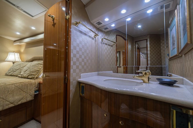 2006 Viking 56
