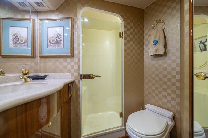 2006 Viking 56