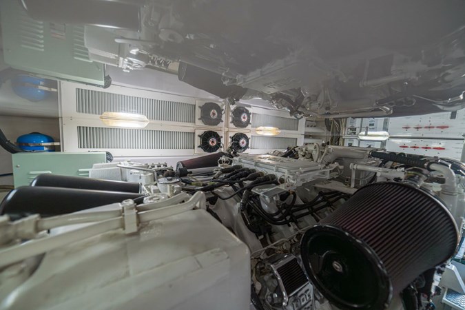 2006 Viking 56