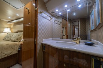 2006 Viking 56