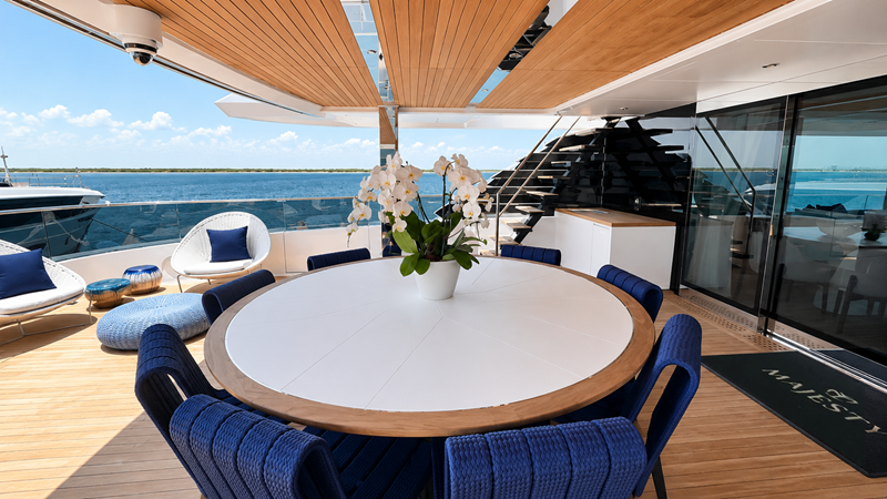 Mid Deck Al fresco Dining