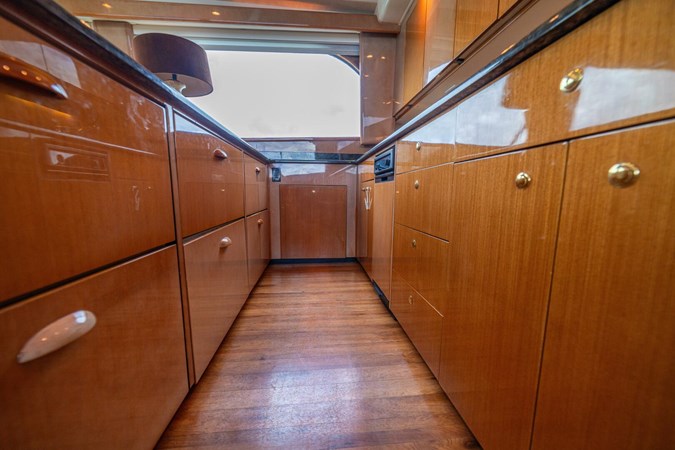 2004 Viking 61 Convertible