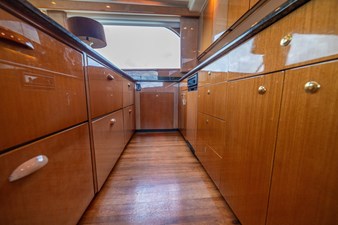 2004 Viking 61 Convertible