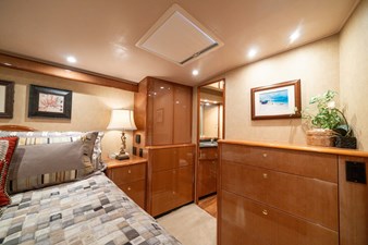 2004 Viking 61 Convertible