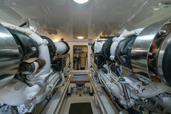 2004 Viking 61 Convertible