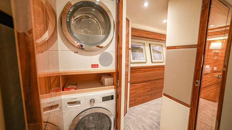 2023 Viking 73 Convertible