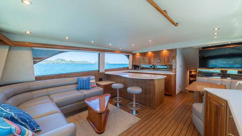 2005 Viking 61 Convertible 'Honey Girl'