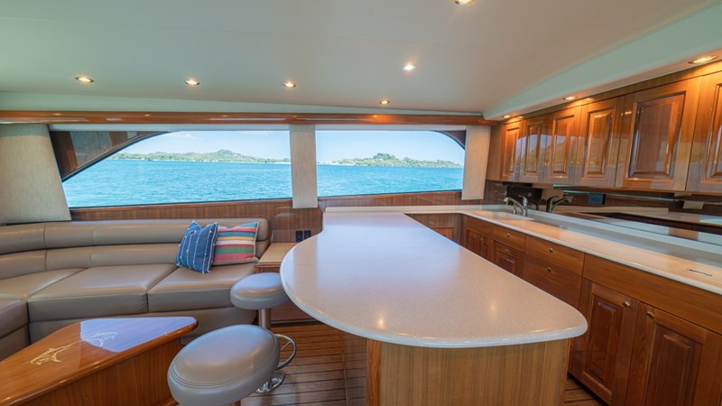 2005 Viking 61 Convertible 'Honey Girl'