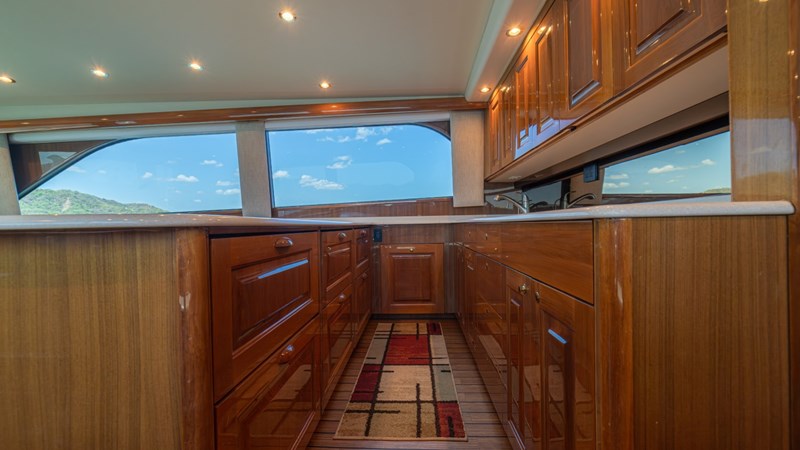 2005 Viking 61 Convertible 'Honey Girl'