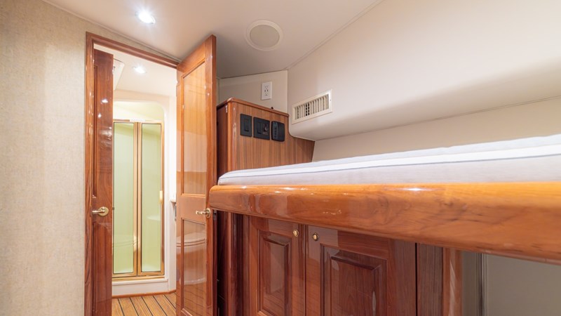 2005 Viking 61 Convertible 'Honey Girl'