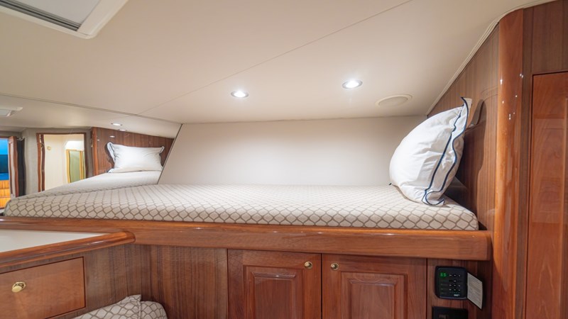 2005 Viking 61 Convertible 'Honey Girl'