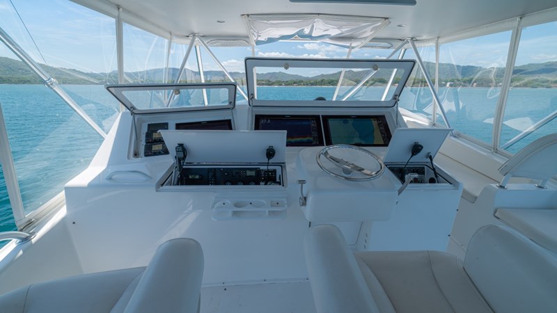2005 Viking 61 Convertible 'Honey Girl'