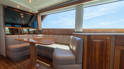2005 Viking 61 Convertible 'Honey Girl'