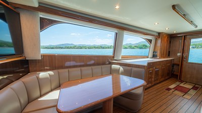 2005 Viking 61 Convertible 'Honey Girl'