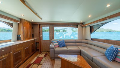 2005 Viking 61 Convertible 'Honey Girl'