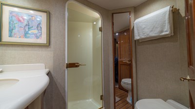 2005 Viking 61 Convertible 'Honey Girl'