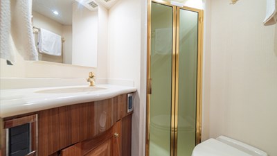 2005 Viking 61 Convertible 'Honey Girl'