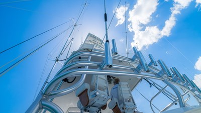 2005 Viking 61 Convertible 'Honey Girl'