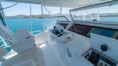 2005 Viking 61 Convertible 'Honey Girl'