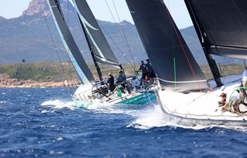 Vesper locked on Bella Maxi 2022