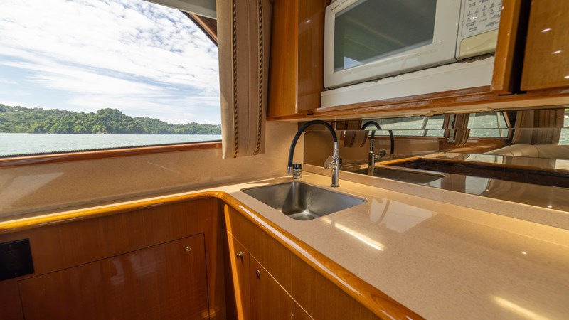 2002 Viking 61 Convertible