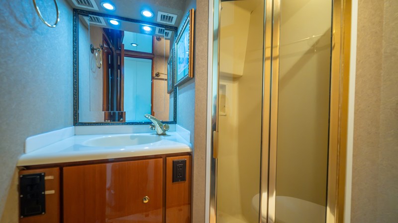 2002 Viking 61 Convertible
