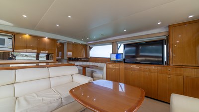 2002 Viking 61 Convertible