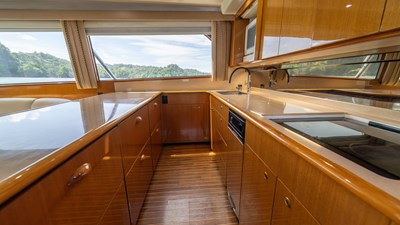 2002 Viking 61 Convertible