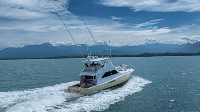 2002 Viking 61 Convertible