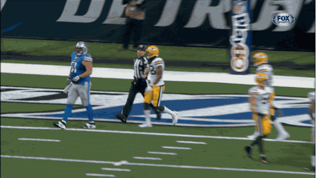 Packers' Tramon Williams Shoves Ref After Lions Touchdown