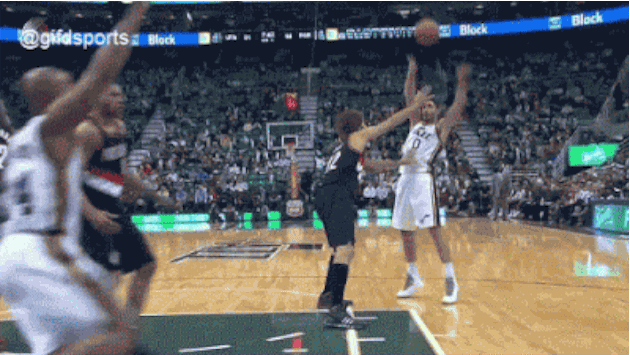 Cameraman Gets Knocked Over by Errant Pass During Blazers-Jazz